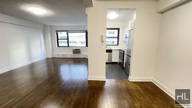 Building Photo - 219 E 69th St