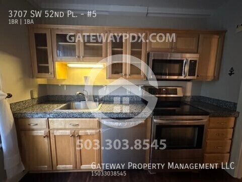 Building Photo - 3707 SW 52nd Pl