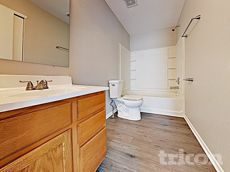 Building Photo - 2875 Ludwig Dr