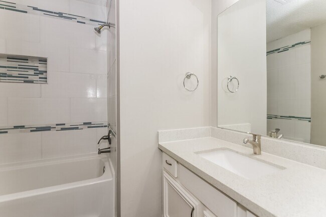 Building Photo - 12723 Ashford Knoll Dr