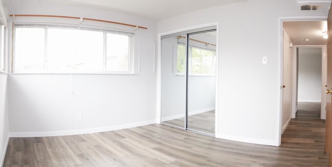 Building Photo - 5 S Big Bend Blvd