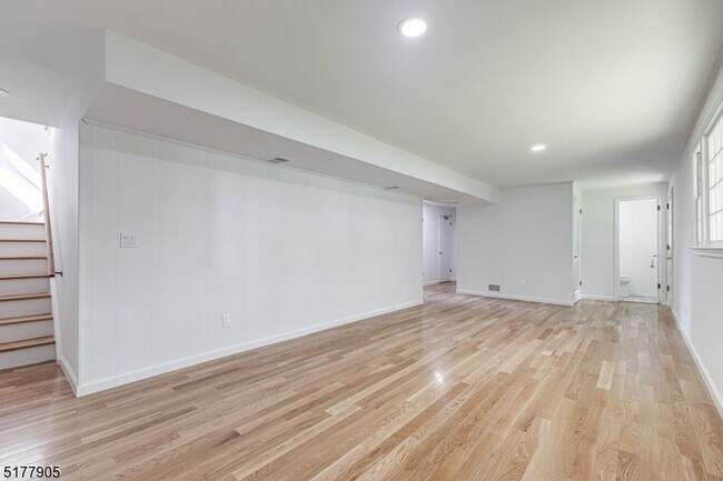 Building Photo - 50 Colonial Way