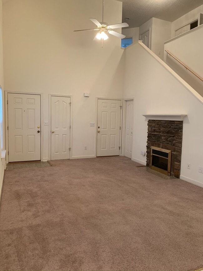 Building Photo - 179 Clusters Cir