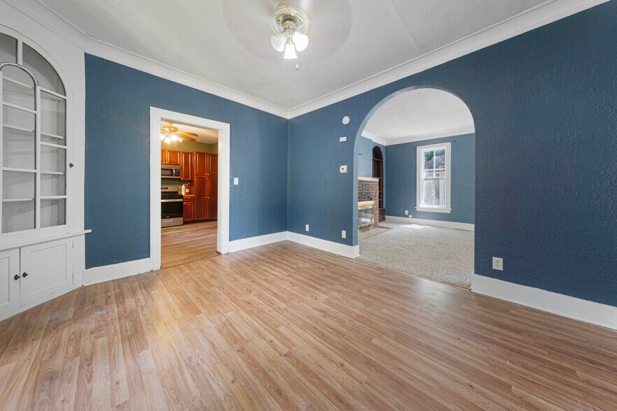 Building Photo - 229 locke street