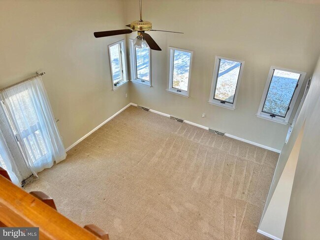 Building Photo - 498 Dean Dr