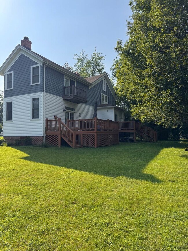 Building Photo - 4 Bedroom || 3 Bathroom Home on 2 Acres