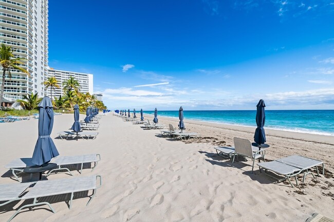 Building Photo - 3850 Galt Ocean Dr