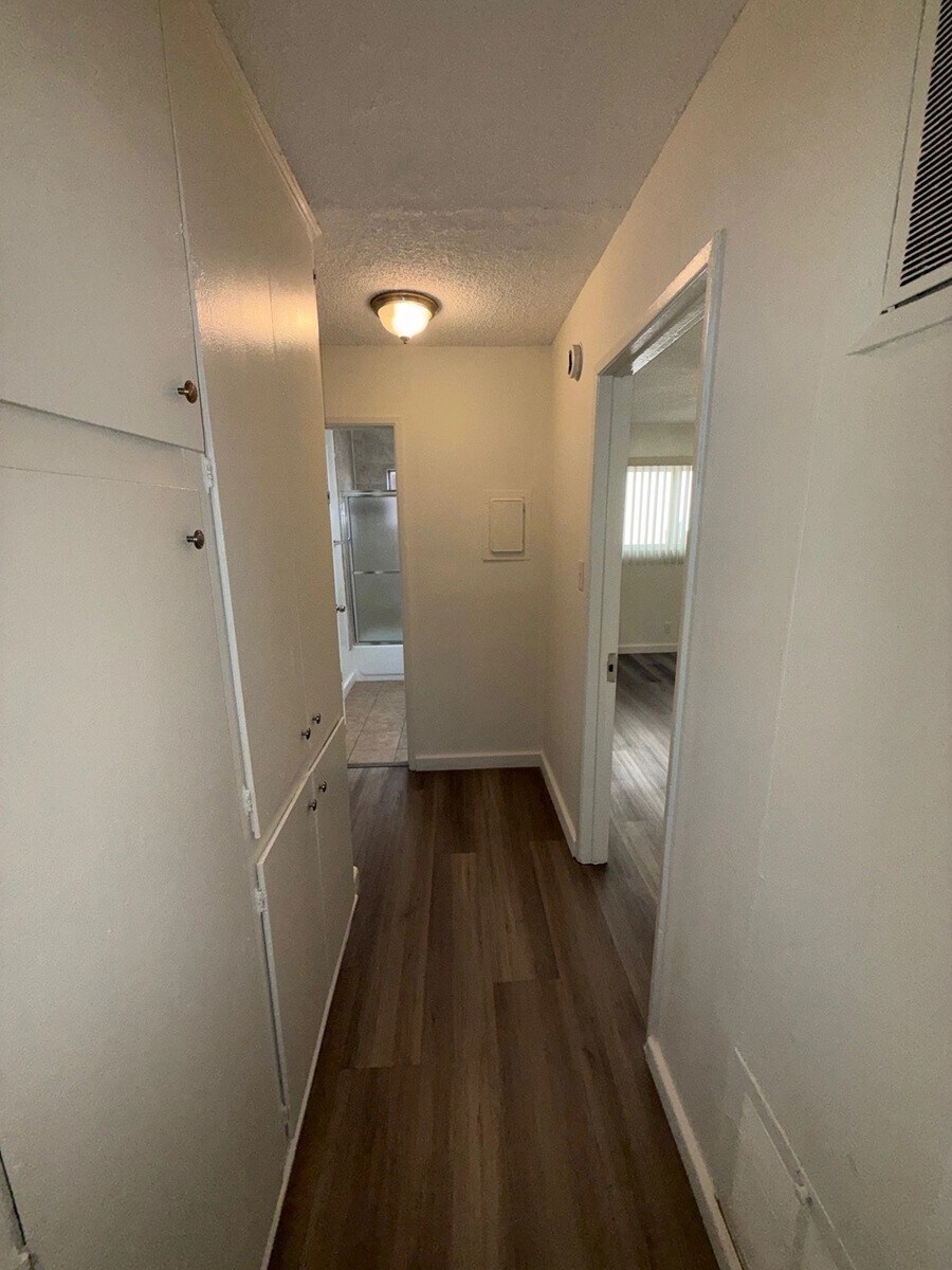 Building Photo - 21809 Lanark St