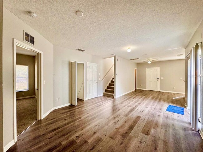 Building Photo - 2420 E Ida St