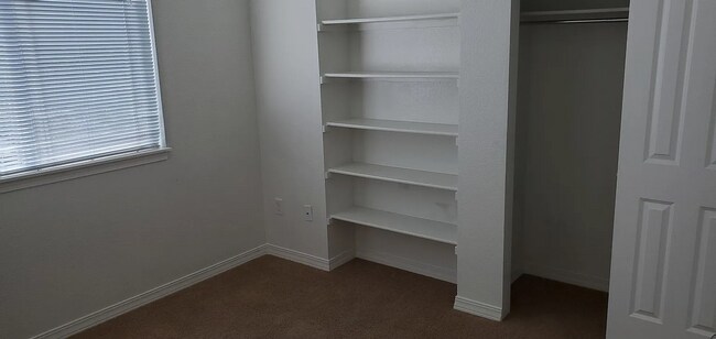 Building Photo - 2450 Windrow Dr