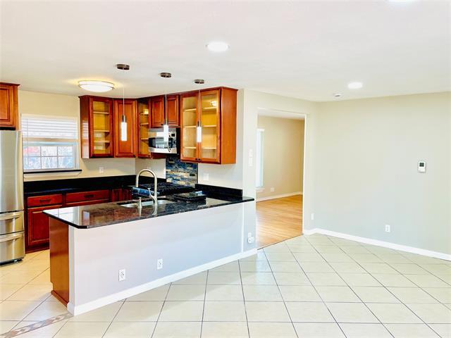 Building Photo - 534 E Spring Valley Rd