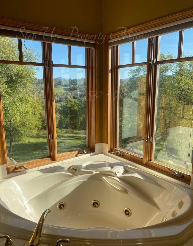 Building Photo - Elegant Mountain-View Home with Solar, Wel...