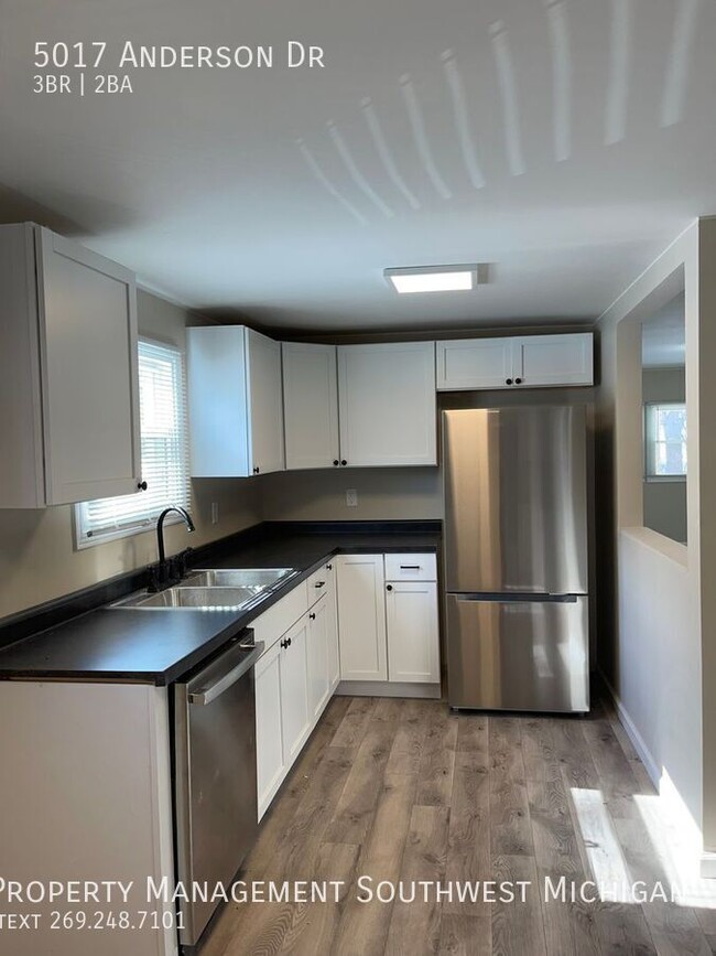 Building Photo - 5017 Anderson Dr