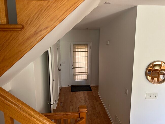 Building Photo - 152 Finstad Dr