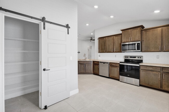 Building Photo - 5348 Lugo St
