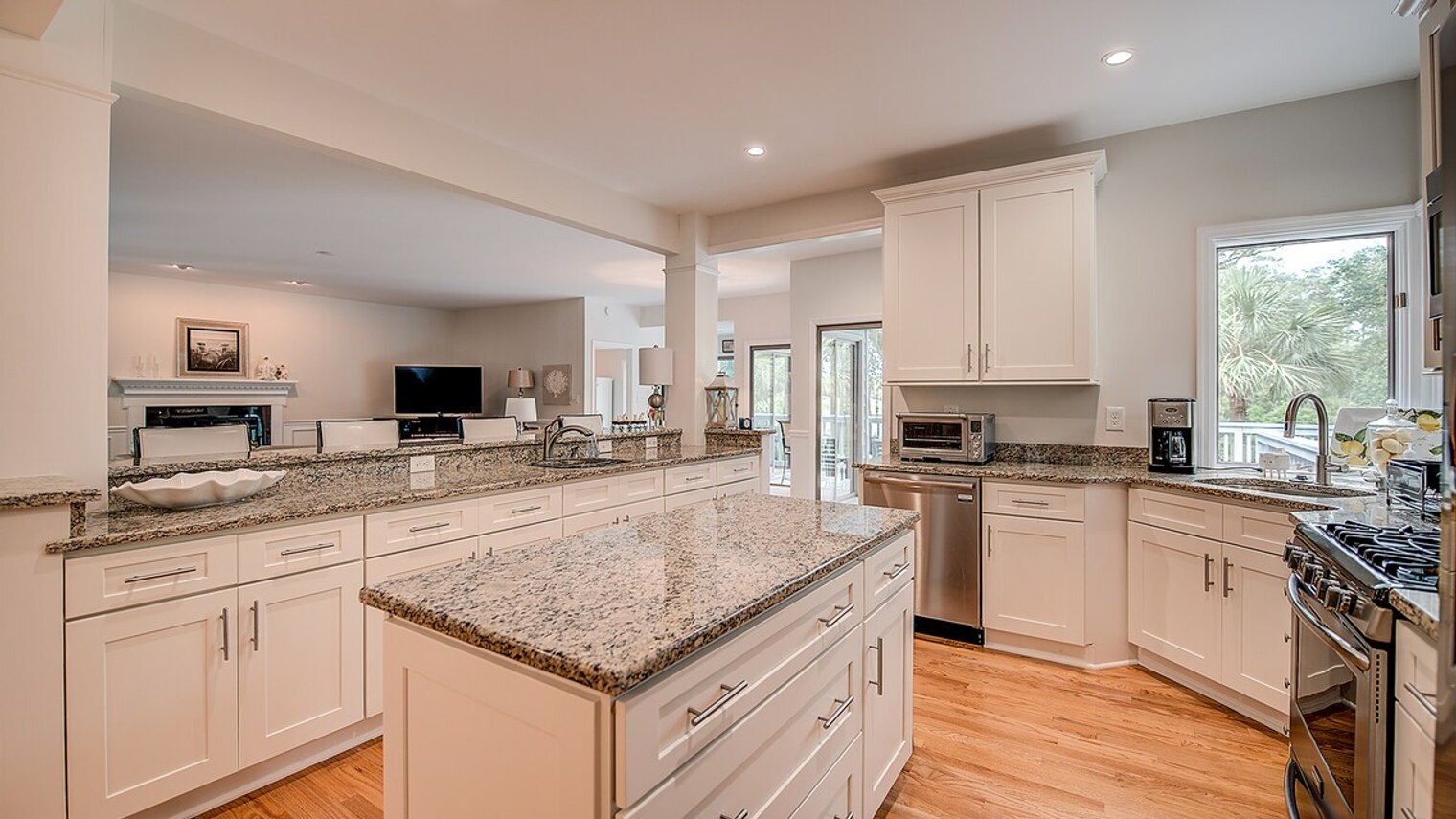 Building Photo - 1332 Wallace Pate Dr