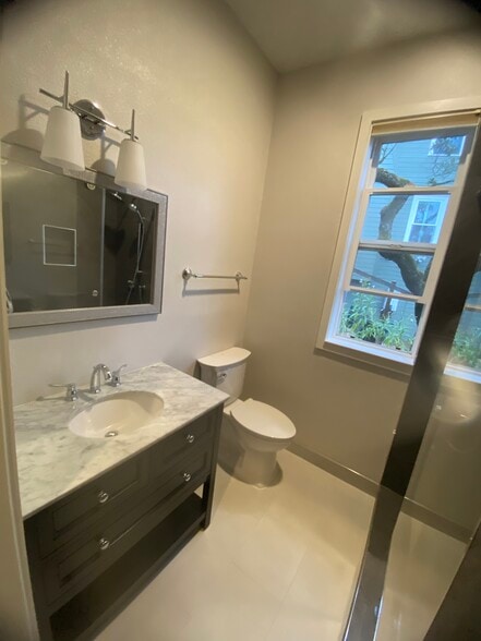 Building Photo - 2512 Laguna Vista Dr