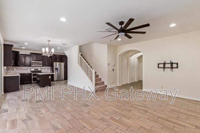 Building Photo - 735 E Constance Wy