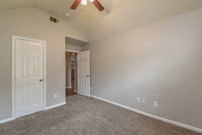 Building Photo - 13026 Echo Landing Dr