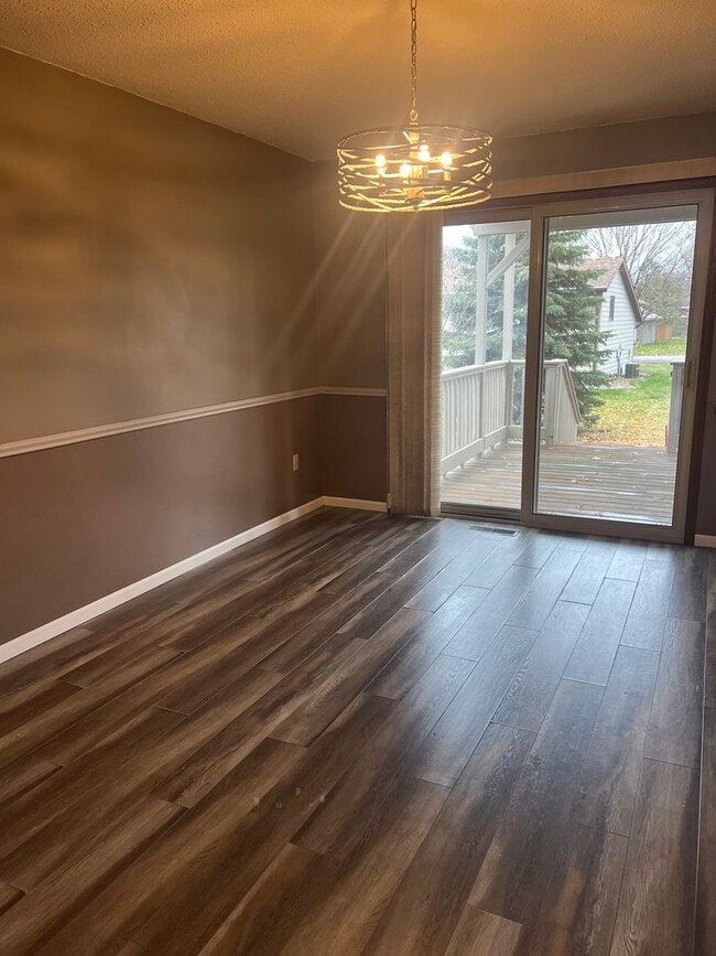 Building Photo - Townhome for Rent