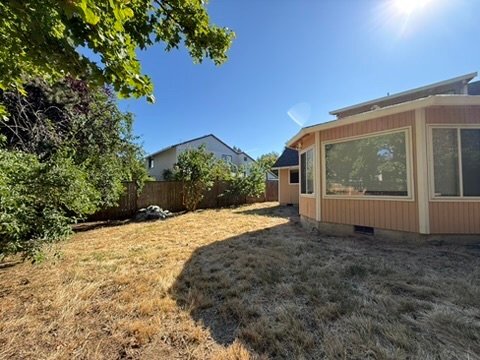 Building Photo - 16725 SE Naegeli Dr