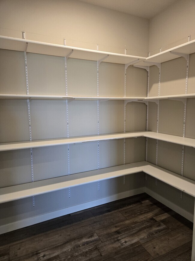 Building Photo - 1407 W 20th Ave