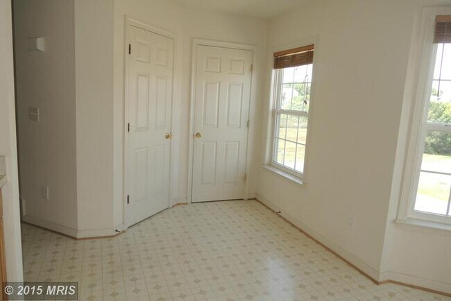 Building Photo - 803 Marquette Dr