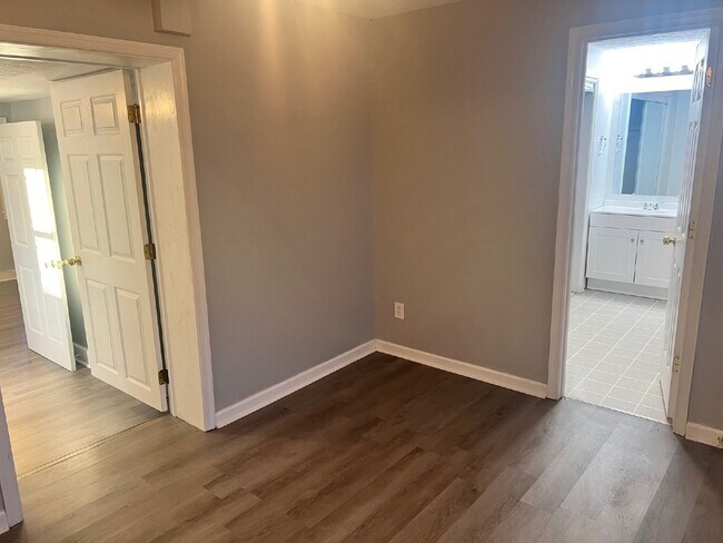 Building Photo - Charming 2-Bedroom Duplex Retreat on Mcgah...