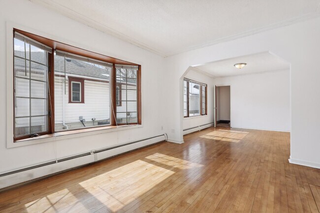 Building Photo - 1119 Matilda St