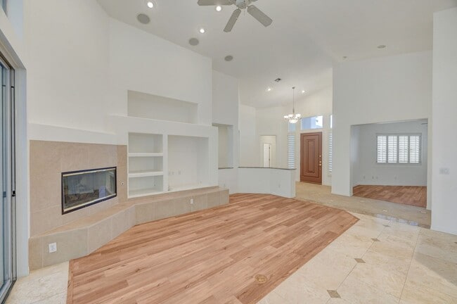 Building Photo - Canyon Ridge