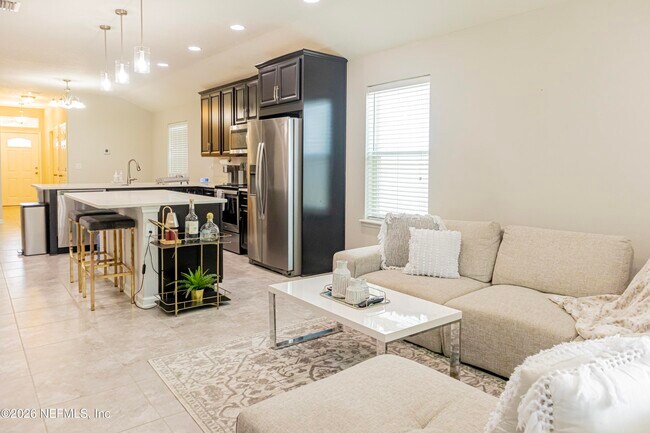 Building Photo - 7112 Emsley Cir