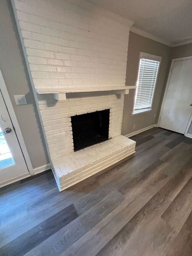 Building Photo - Beautiful cozy 3 bedroom ranch home!