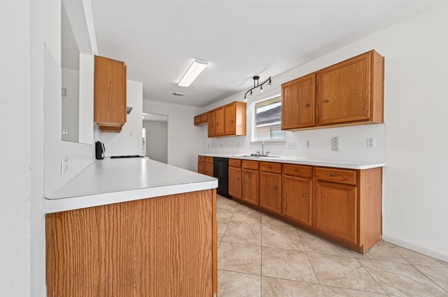 Building Photo - 11002 Bradford Way Dr