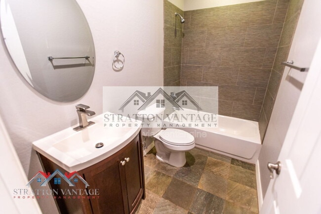 Building Photo - 2249 E Sells Dr