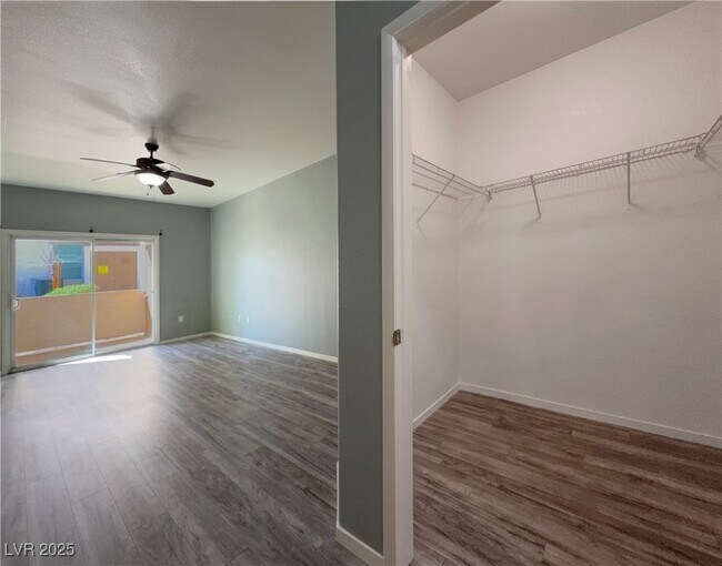 Building Photo - 50 Aura de Blanco St