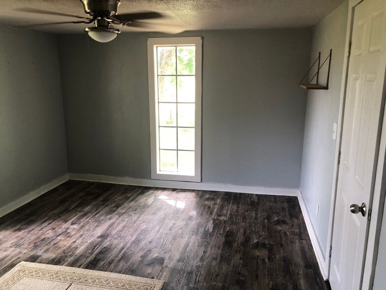 Building Photo - 29380 County Rd 1600