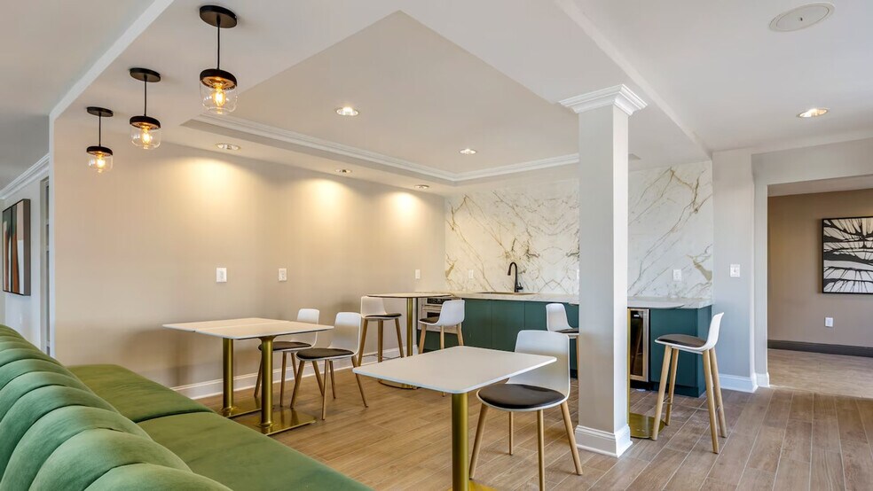 Building Photo - 444 Washington Blvd