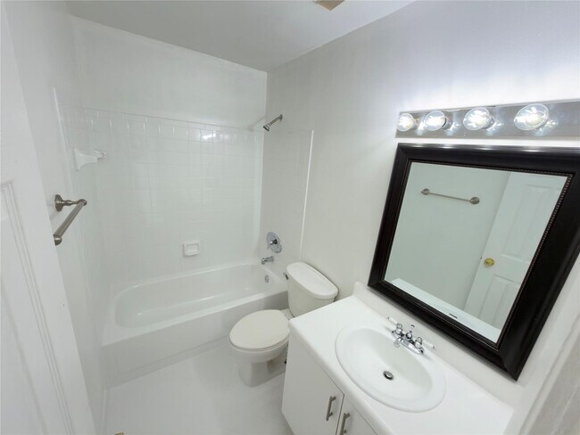 Building Photo - 15675 SW 74th Cir Dr