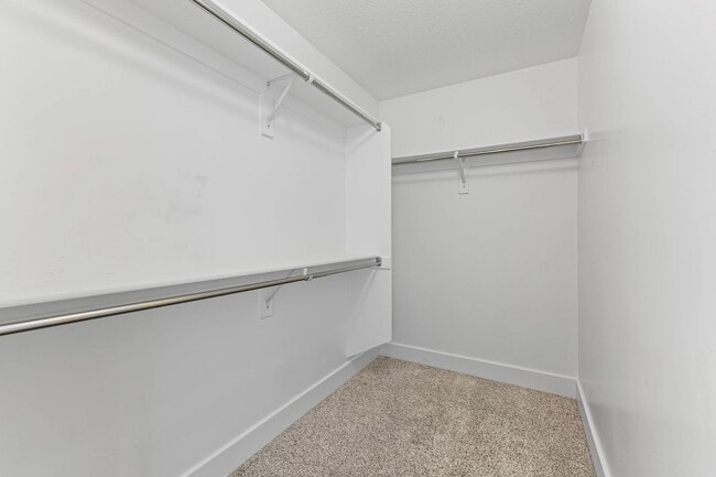 Building Photo - Upgraded 4-Bed Townhome with Finished Base...