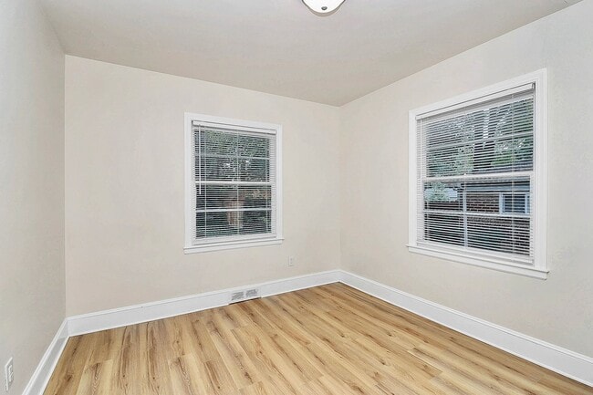 Building Photo - Cozy Echo Hills Two Bedroom Duplex