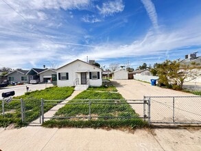 Building Photo - Cozy Home For Rent