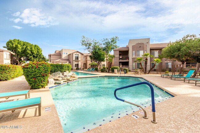 Building Photo - 17017 N 12th St