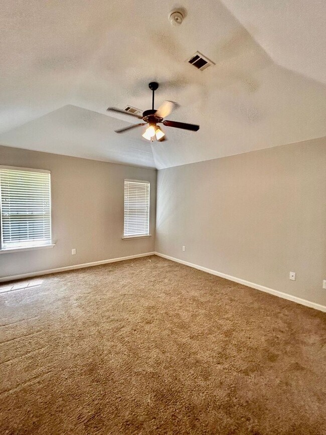 Building Photo - Charming newly renovated Home in Cordova, TN