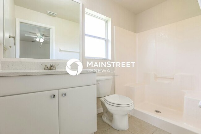 Building Photo - 3 Bedroom Pet-Friendly Home in NORTH PORT, FL with Main Street Renewal