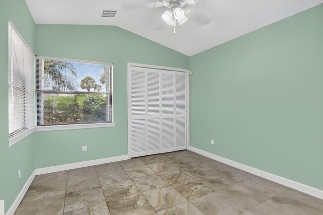Building Photo - 7690 Solimar Cir