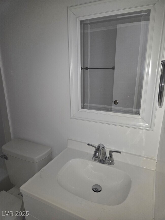 Building Photo - 821 A Ave