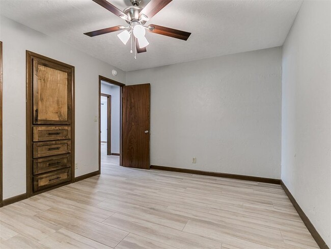 Building Photo - 2641 Osborne Dr