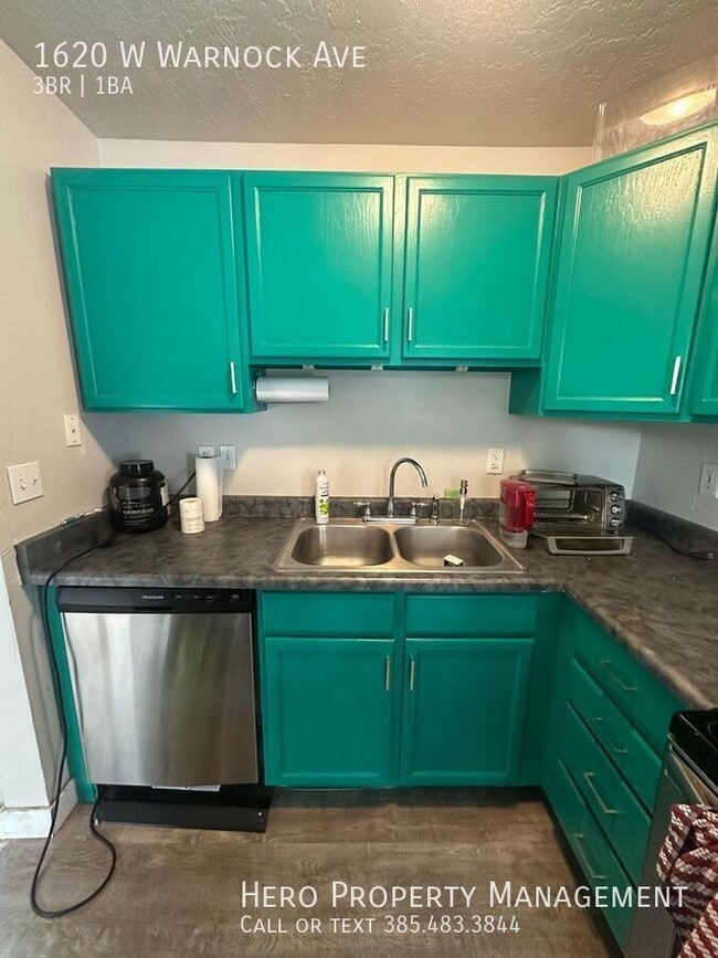 Building Photo - 1620 W Warnock Ave