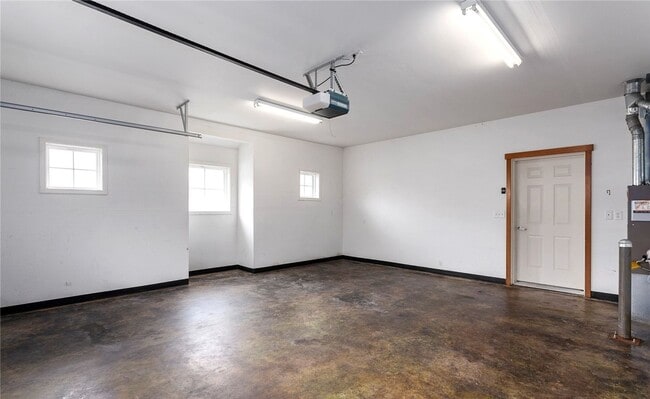 Building Photo - Spacious 3-Bedroom Condo/Townhome in Peaceful Cordata Neighborhood