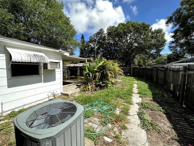 Building Photo - 715 51st Ave N